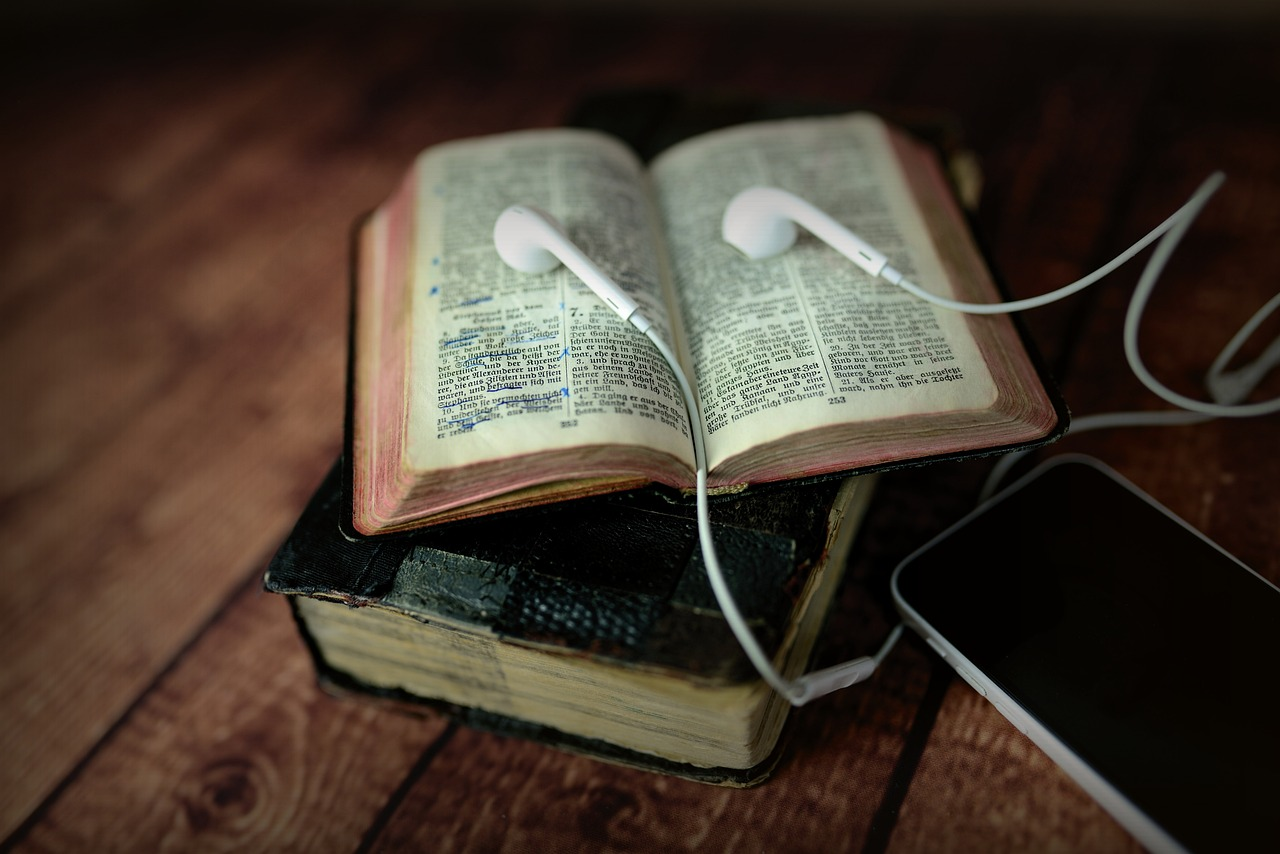 Aplicaciones gratuitas para escuchar la Biblia en formato audio