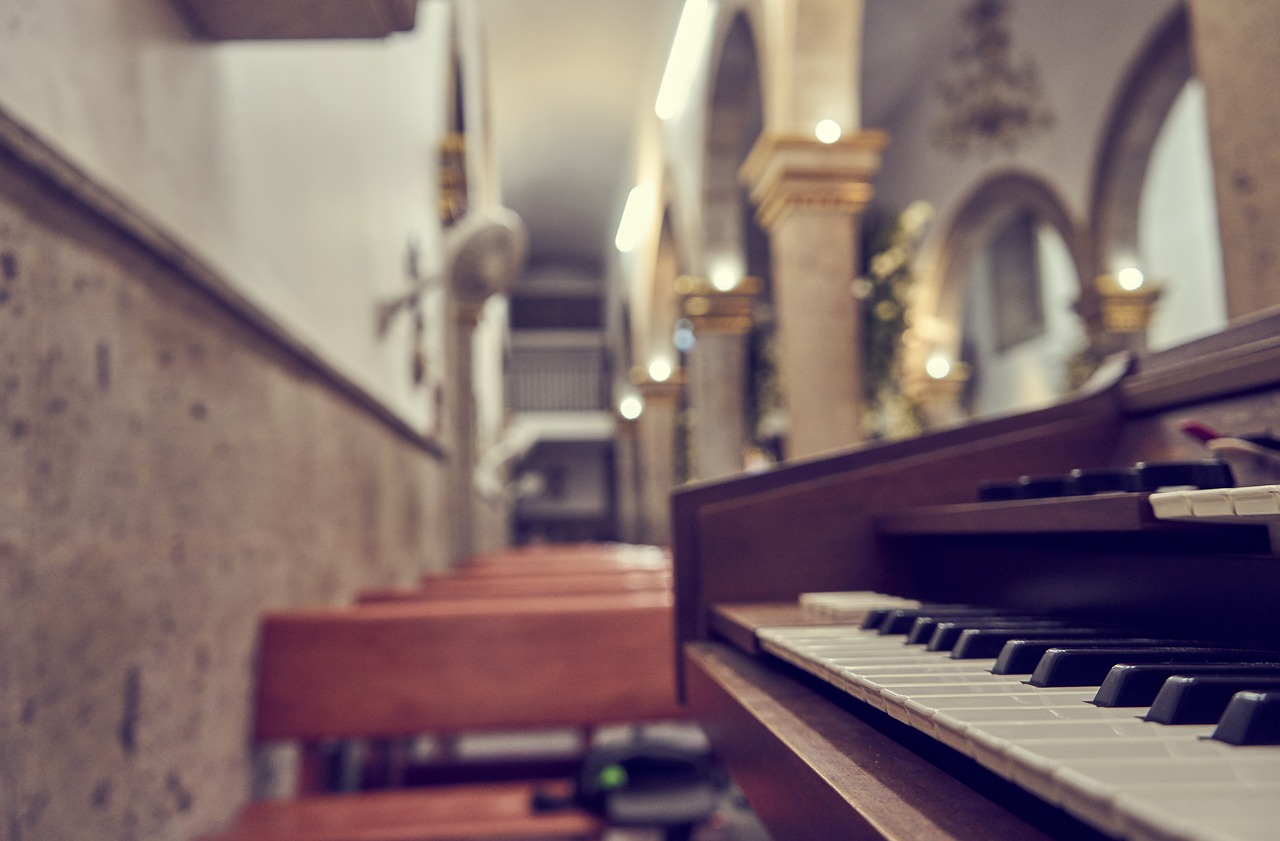 Discover the latest trends in music and sacred art