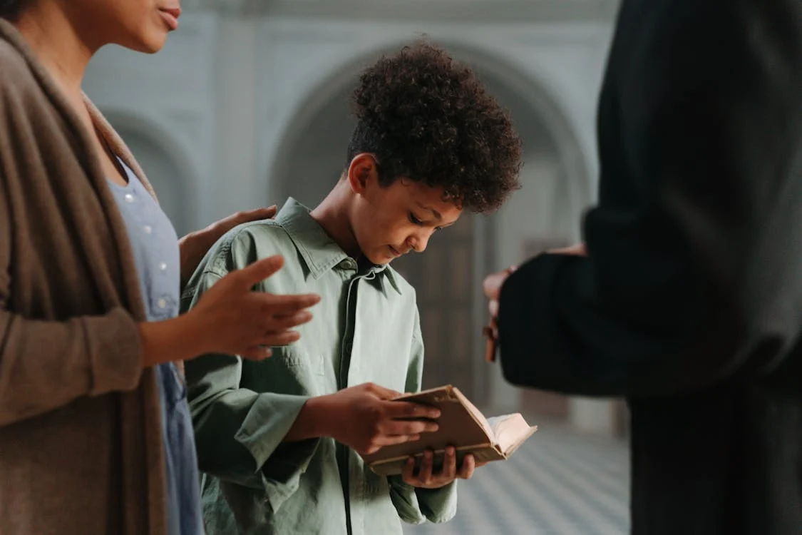 Read the Bible as a family: 6 apps that can help you